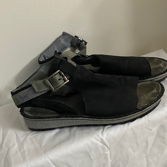 Women’s Naot Sandals - Picture 1 of 8